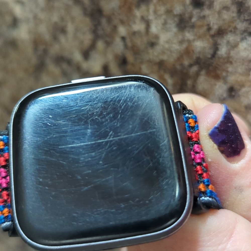 Fitbit Versa 2 - Picture 2 of 3